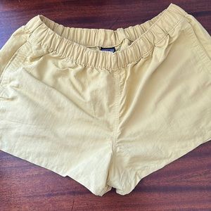 2 inch womens patagonia baggies, calm yellow
